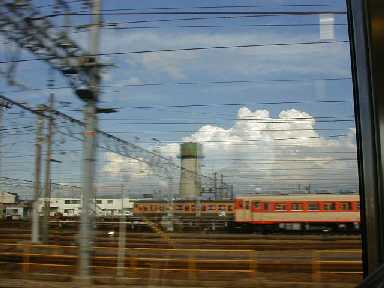今回は電車でいきました